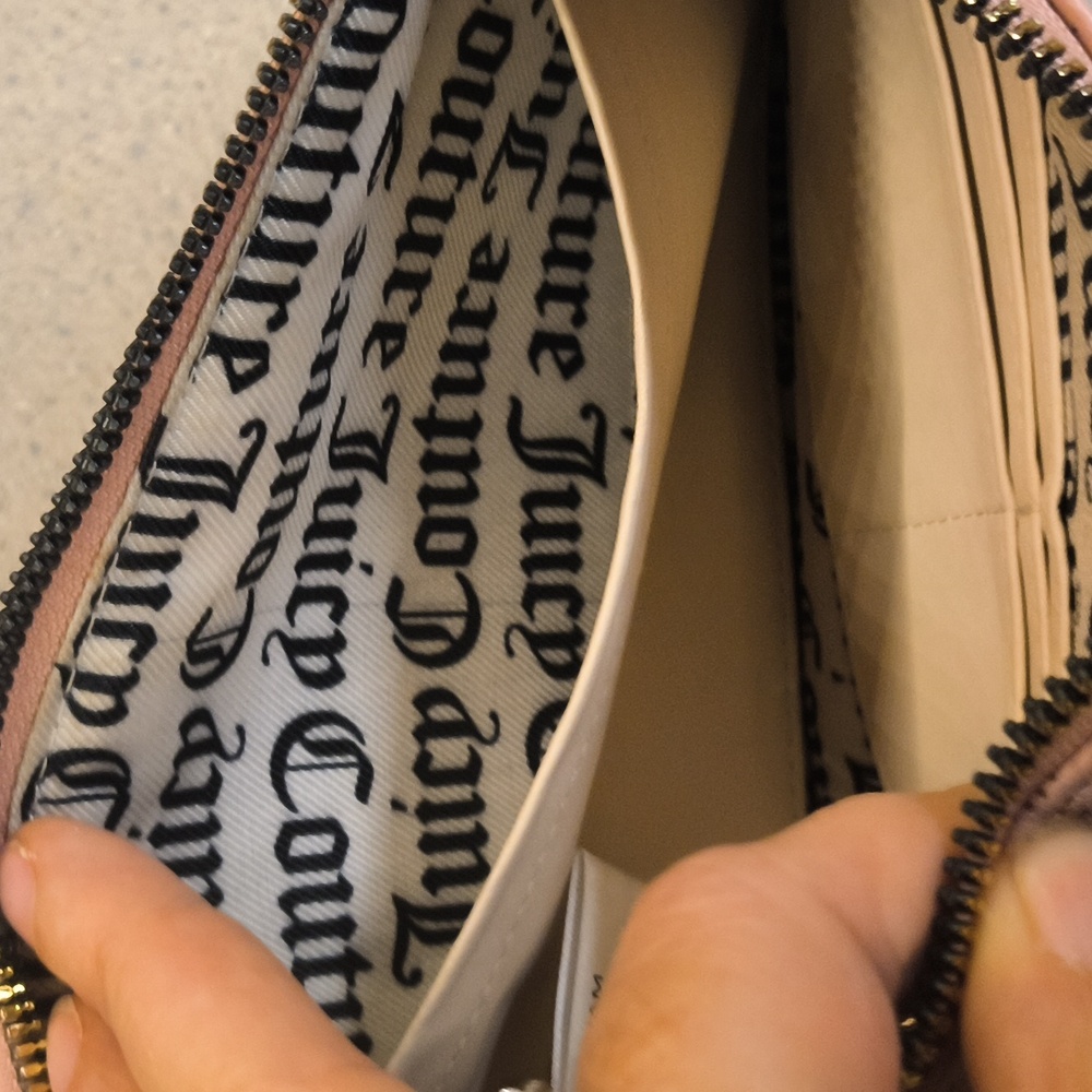 Juicy Couture Brand Light Pink Wristlet-NWOT - Picture 6 of 12